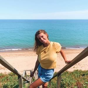 Meet your Posher, Nicole